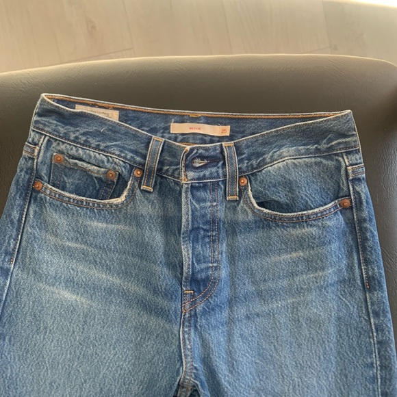 Levi’s wedgie Jean - Picture 3 of 3